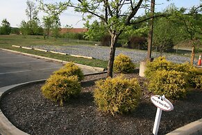 Affordable Suites Fredericksburg