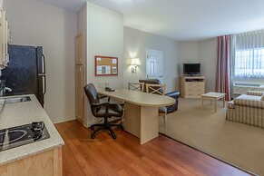 Candlewood Suites Minot by IHG