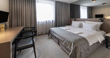Hotel Ilonn