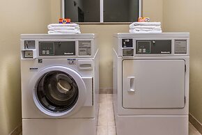 Days Inn & Suites by Wyndham Mineral Wells