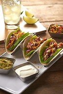 Hyatt Place Chicago/Naperville/Warrenville