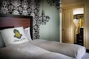 Staypineapple, The Maxwell Hotel, Seattle Center Seattle