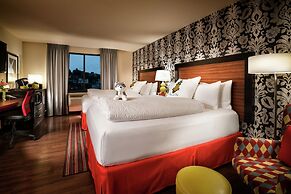 Staypineapple, The Maxwell Hotel, Seattle Center Seattle