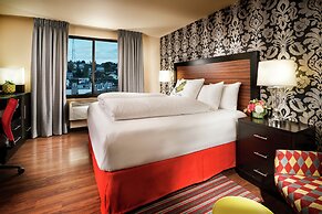 Staypineapple, The Maxwell Hotel, Seattle Center Seattle