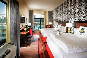 Staypineapple, The Maxwell Hotel, Seattle Center Seattle