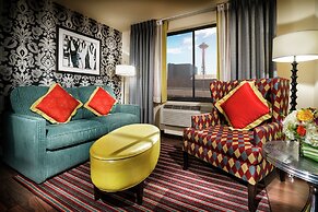 Staypineapple, The Maxwell Hotel, Seattle Center Seattle