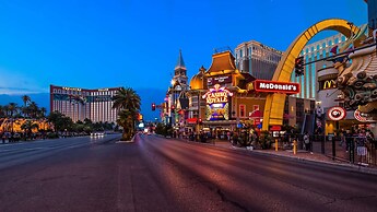 Best Western Plus Casino Royale - Center Strip