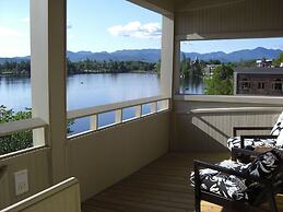 The Haus on Mirror Lake