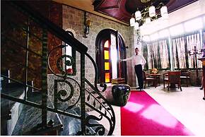 Dinasty Hotel