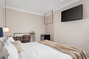 Civitas Suites Hotel