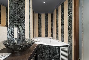 Civitas Suites Hotel