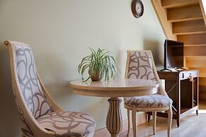 Civitas Suites Hotel