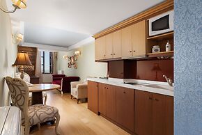Civitas Suites Hotel