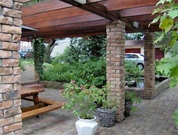 Milkwood Lodge - Hermanus