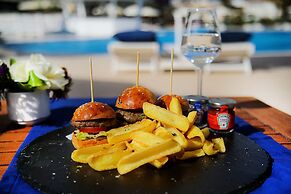 Cocos The Club Solto - Boutique Class