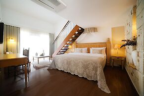 Cocos The Club Solto - Boutique Class