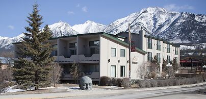 The Drake Inn Hotel, Canmore, Canada - Lowest Rate Guaranteed!