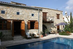 Evkarpos Country House