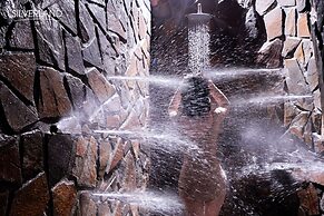 Silverland Sil Hotel