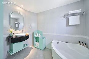 Silverland Sil Hotel