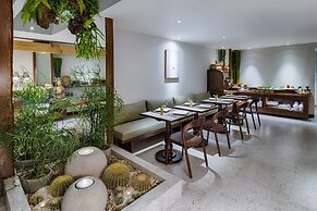 Silverland Min Hotel