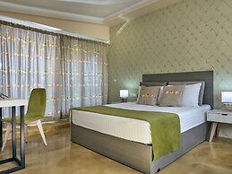 Koukounaria Hotel & Suites