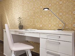 Koukounaria Hotel & Suites