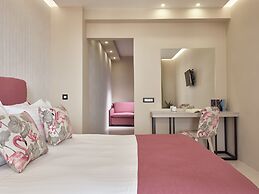 Koukounaria Hotel & Suites