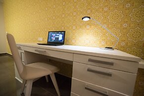 Koukounaria Hotel & Suites