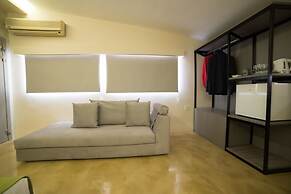 Koukounaria Hotel & Suites