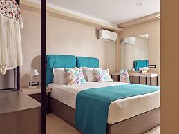 Koukounaria Hotel & Suites