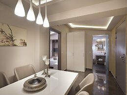 Koukounaria Hotel & Suites