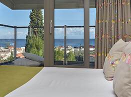 Koukounaria Hotel & Suites