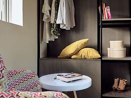 Koukounaria Hotel & Suites