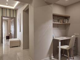 Koukounaria Hotel & Suites