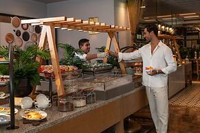 Sheraton Mall of the Emirates Hotel, Dubai