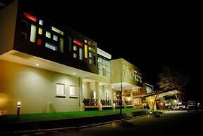 Snowcrest Hotel