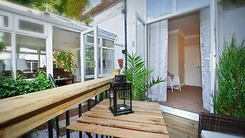 Cheshire Hospitality Ltd T/A Lennox Lea Studios & Apartments