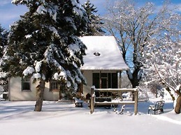 The Pines of Dresden B&B