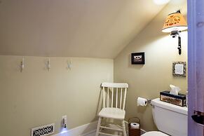 The Pines of Dresden B&B