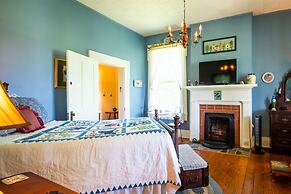 The Pines of Dresden B&B