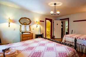 The Pines of Dresden B&B