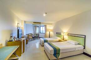 Golden Beach Cha-Am Hotel