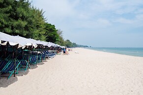 Golden Beach Cha-Am Hotel