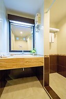 Golden Beach Cha-Am Hotel