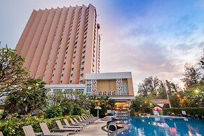 Golden Beach Cha-Am Hotel