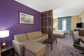 La Quinta Inn & Suites by Wyndham Pasadena North