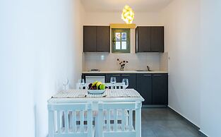 Angela Studios & Apartments