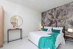 Angela Studios & Apartments