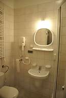 Dom Literatury Pokoje Gościnne